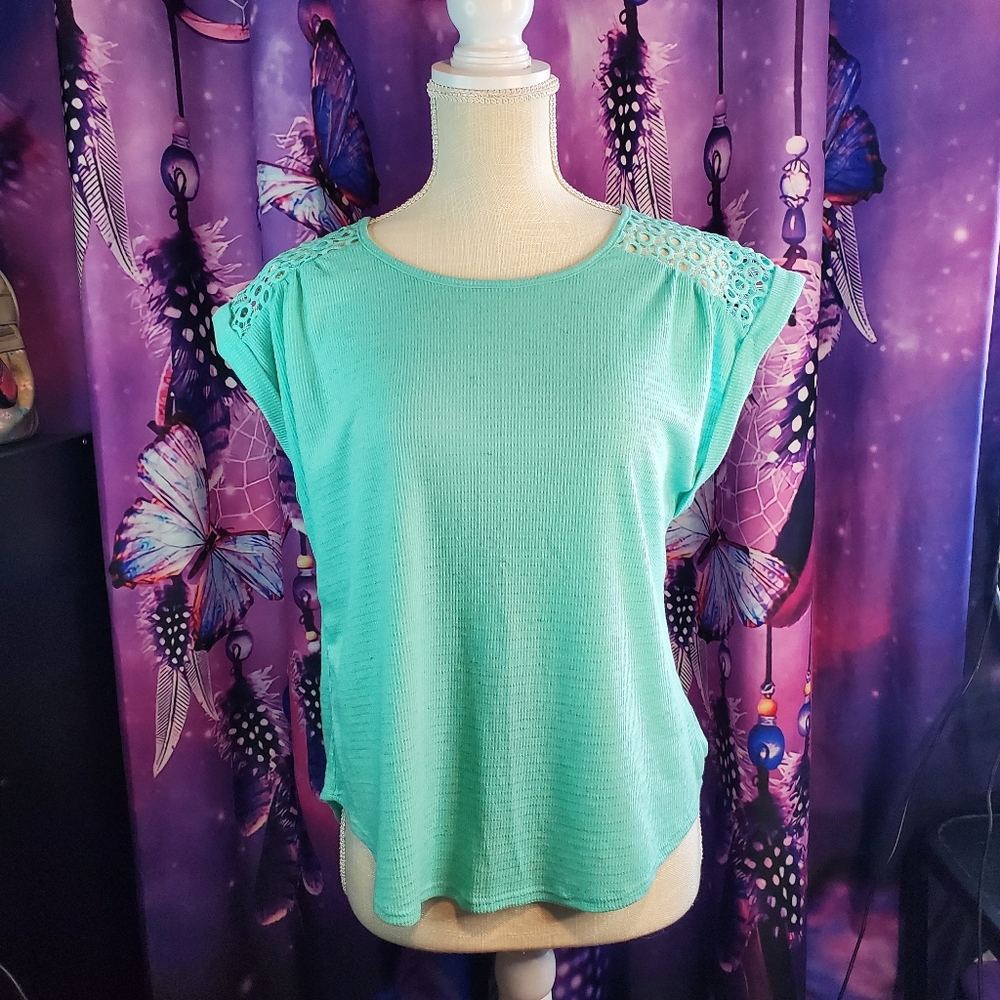 Nice aqua top